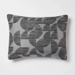 5pc King Geo Reversible Decorative Comforter Set With Throw Black/Gray - Room Essentials™ -RSH Decor Store GUEST 12ae2f60 843c 4f9c af39 d4a54c795ed2